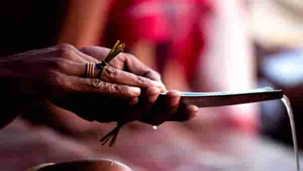 Pitru Dosh : प्रत्त्येक कामात येत असेल विघ्न तर असू शकतो पितृदोष, हे उपाय ठरतील प्रभावी