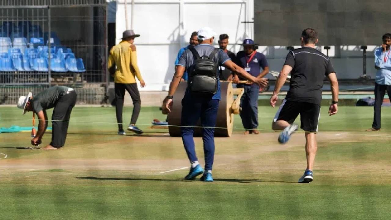 IND vs AUS Test : लाल की काळी माती?  इंदोरमध्ये Ind vs Aus सामना कुठल्या मातीच्या पीचवर होणार?