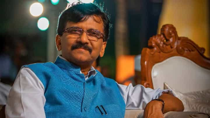 मोठी बातमी : खासदार संजय राऊत यांच्याविरोधात विधानसभेत हक्कभंग आणणार?; सत्ताधारी विरोधकांचं 'या' मुद्द्यावर एकमत मोठी बातमी : खासदार संजय राऊत यांच्याविरोधात विधानसभेत हक्कभंग आणणार?; सत्ताधारी विरोधकांचं 'या' मुद्द्यावर एकमत