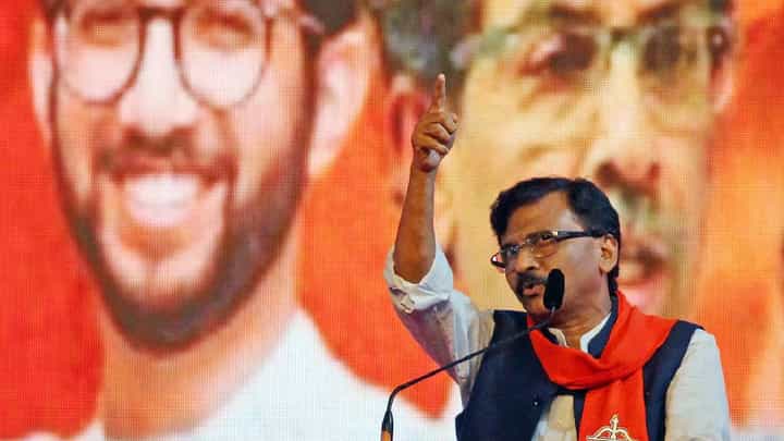उद्धव ठाकरे यांच्या हातात पुन्हा एकदा राज्याचं नेतृत्व द्यायचंय; संजय राऊत यांचं शिवसैनिकांना आवाहन उद्धव ठाकरे यांच्या हातात पुन्हा एकदा राज्याचं नेतृत्व द्यायचंय; संजय राऊत यांचं शिवसैनिकांना आवाहन