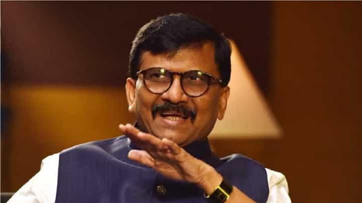 संजय राऊत यांना तात्काळ मानसोपचारतज्ज्ञाकडे नेण्याची गरज; कुणी डागलं टीकास्त्र? संजय राऊत यांना तात्काळ मानसोपचारतज्ज्ञाकडे नेण्याची गरज; कुणी डागलं टीकास्त्र?