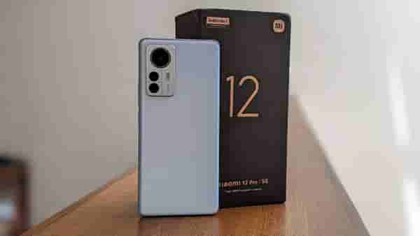 Xiaomi 12 Pro ची किंमत झाली कमी, किती रूपयांना मिळतोय हा जबरदस्त फोन?