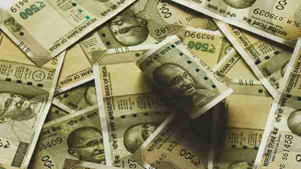 Post Office Scheme : पोस्टाची की खासगी बँकेची, कोणत्या एफडीत मिळेल परतावा जोरदार?