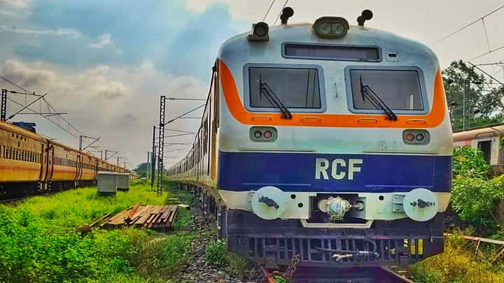 कोकणवासियांसाठी मोठी बातमी! शिमगोत्सवाकरता रोहा-चिपळूण मार्गावर मेमू, बघा कसं असणार वेळापत्रक कोकणवासियांसाठी मोठी बातमी! शिमगोत्सवाकरता रोहा-चिपळूण मार्गावर मेमू, बघा कसं असणार वेळापत्रक