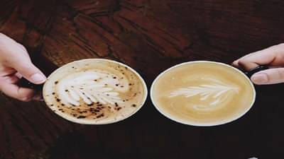 कॅफेत घडतंय तरी काय? 15 कॅफेवर पोलिसांच्या धाडी अन् ‘त्या’ जणांवर कारवाई; कुठं घडला प्रकार?