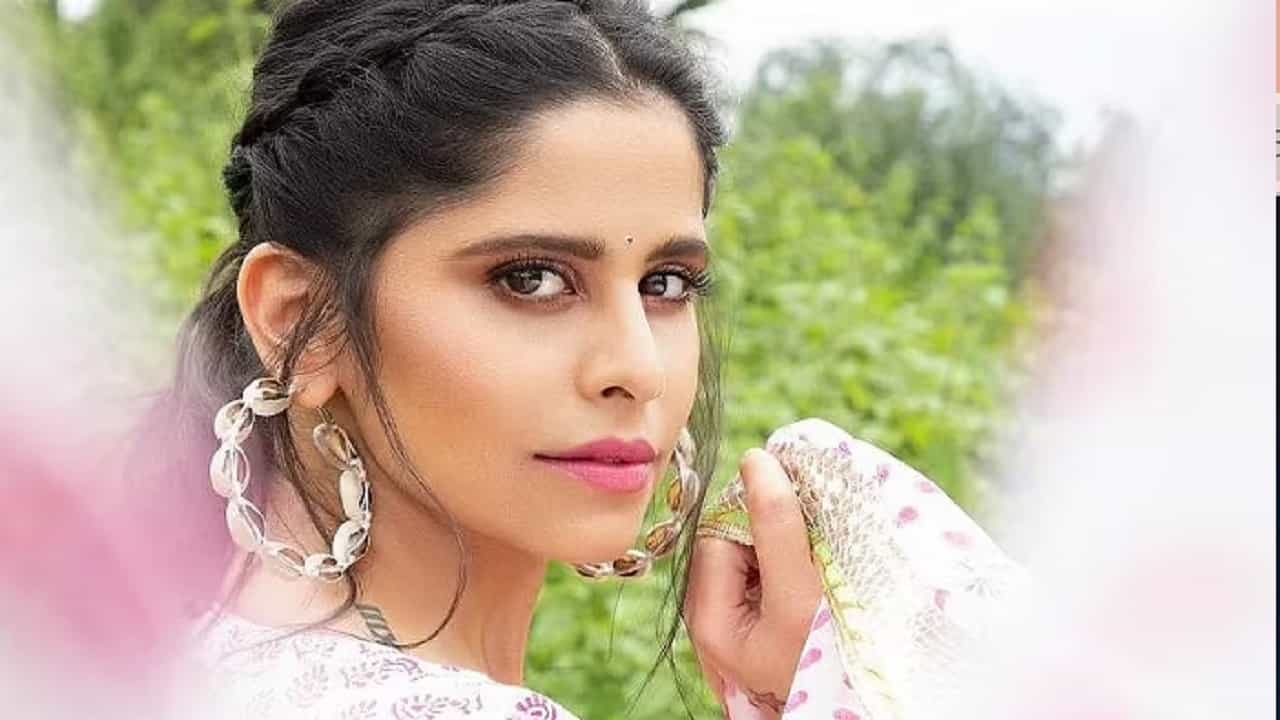 सई ताम्हणकर हिच्या आयुष्यात खास व्यक्तीची एन्ट्री? फोटो शेअर करत म्हणाली...