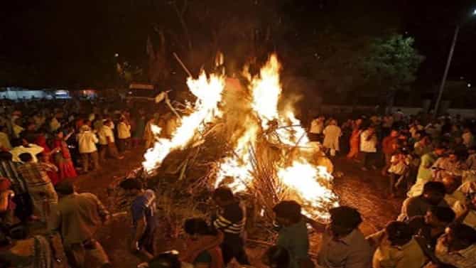 Holika Dahan 2023: होळीच्या दिवशी अवश्य करा हा प्रयोग, होतील सर्व मनोकामना पुर्ण