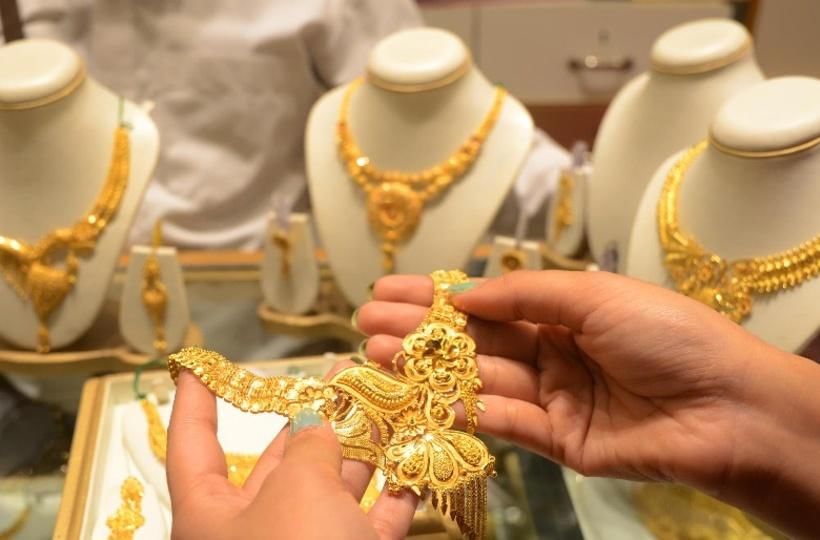 सोने खरेदी करताना सावधान, जाणून घ्या काय झाला नियमात बदल सोने खरेदी करताना सावधान, जाणून घ्या काय झाला नियमात बदल