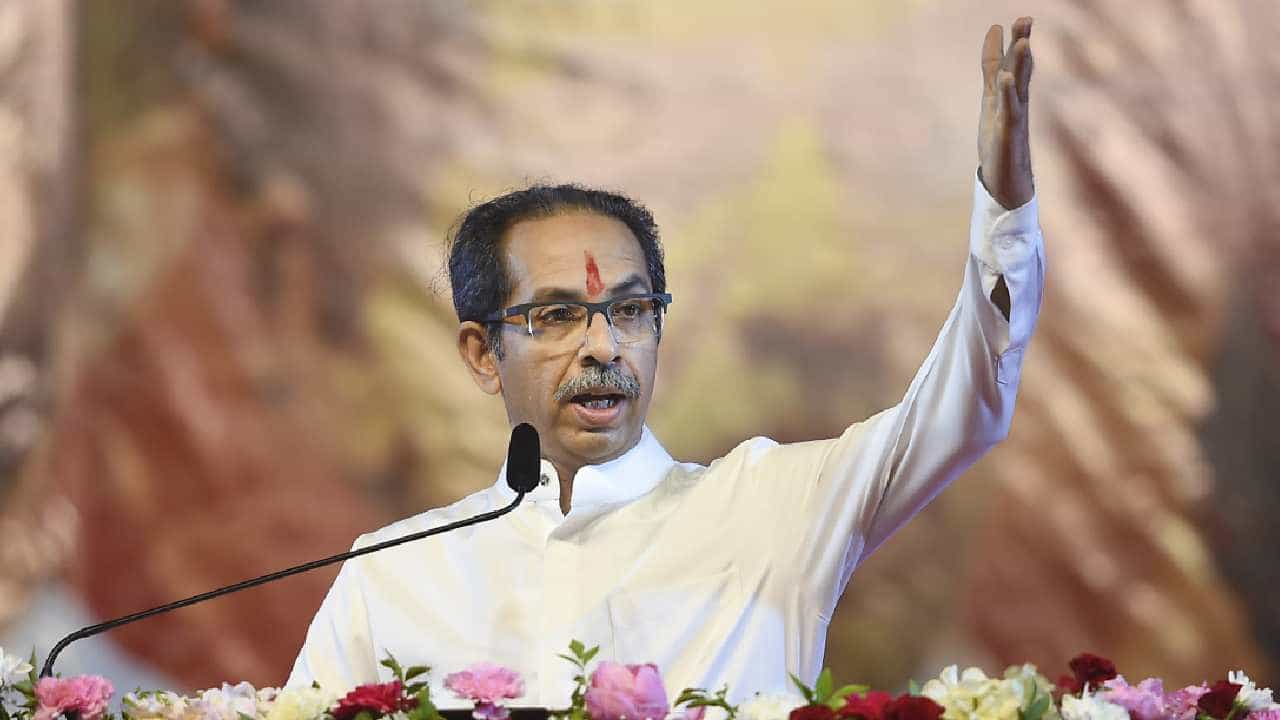 खेडच्या सभेसाठी उद्धव ठाकरे धृतराष्ट्राच्या भूमिकेत; शिवसेनेच्या नेत्याचं टीकास्त्र खेडच्या सभेसाठी उद्धव ठाकरे धृतराष्ट्राच्या भूमिकेत; शिवसेनेच्या नेत्याचं टीकास्त्र