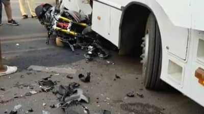 स्पोर्ट्स बाईकने ते दोघे सुसाट सुटले; वळणावर बसला थेट भिडले