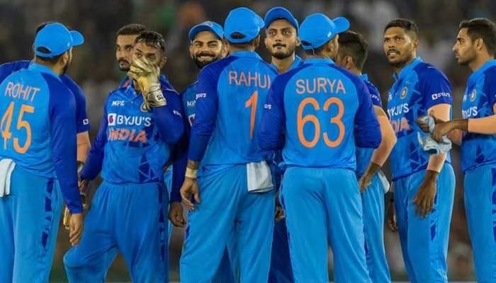 Team India : वर्ल्ड कपमध्ये जबरदस्त प्रदर्शन केल्यानंतर टीम इंडियाचा 'हा' बॉलर अचानक झाला गायब