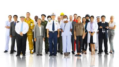 सरकारी नोकरी चांगली की खाजगी? IPS ने दिलं उत्तर