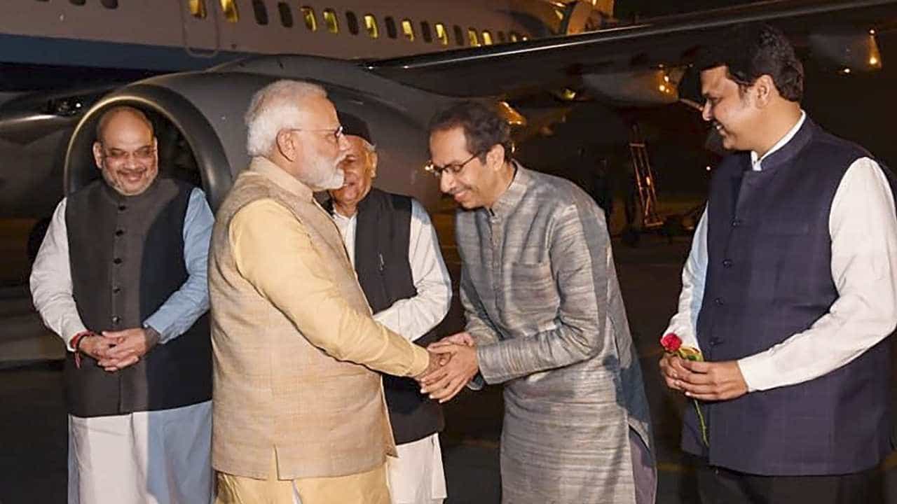 मोदींचा फोटो वापरून ज्यांनी मत मागितली, तेच लोक आता आम्हाला आव्हान देतात; भाजपचं उद्धव ठाकरेंवर टीकास्त्र