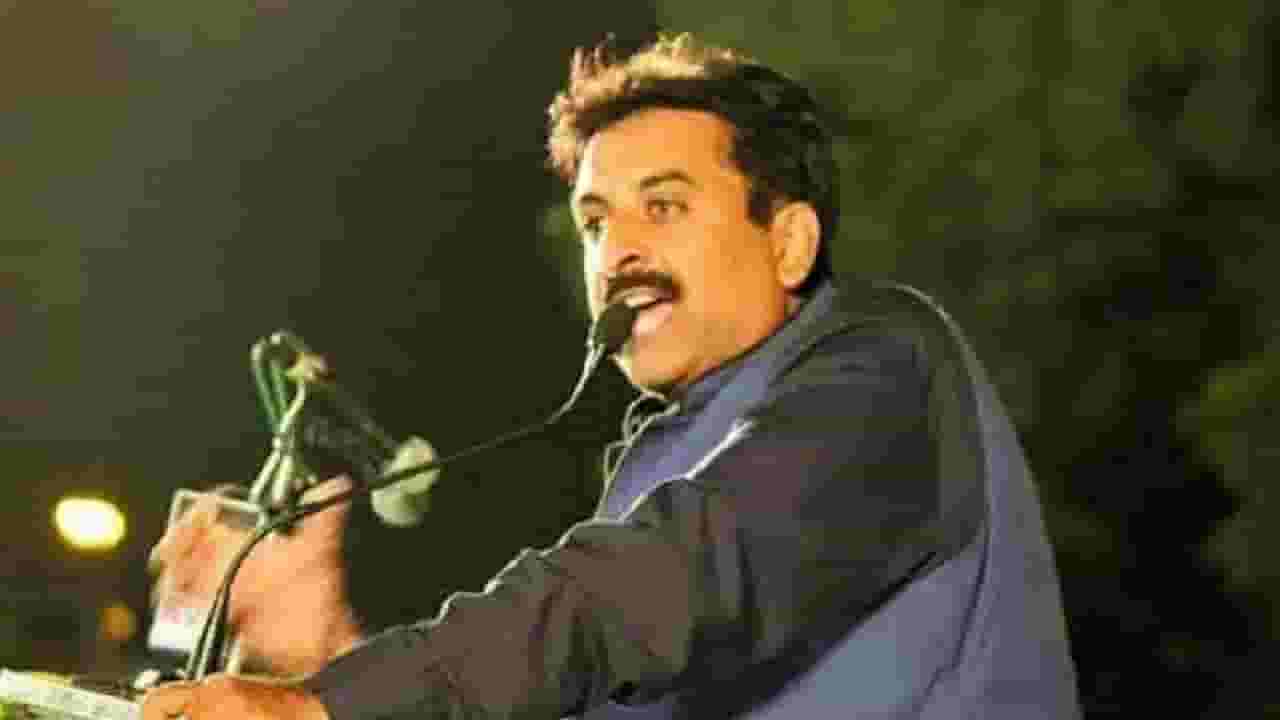 Super Fast News | सांगलीत खासदार इम्तियाज जलील यांच्या पोस्टरला जोडे मारून निषेध Super Fast News | सांगलीत खासदार इम्तियाज जलील यांच्या पोस्टरला जोडे मारून निषेध