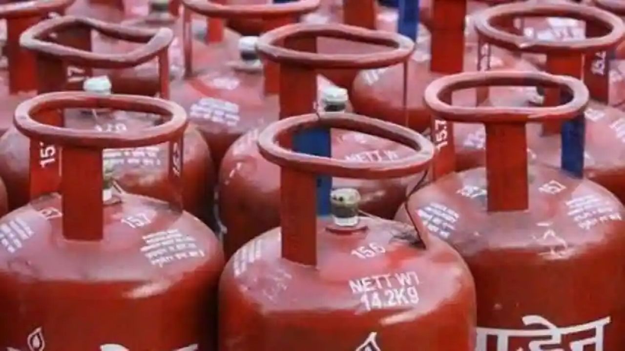 Lpg Cylinder Price | बाजार भावापेक्षा स्वसतात मिळतायेत गॅस सिलिंडर, किंमत फक्त इतकीच!