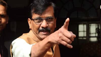 ठाण्यात जे चाललंय ते थांबवा...ठाण्यातील शाखेच्या राड्यावर संजय राऊत यांची पहिली प्रतिक्रिया