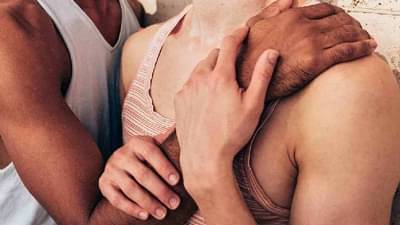 जावयासोबत नको त्या अवस्थेत पाहिले, मग संतापलेल्या सासऱ्याने पत्नीला थेट...