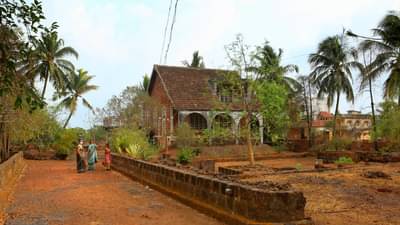 या गावात संध्याकाळी रडायला बंदी आहे. कारण जाणून तुम्हीही थक्क व्हाल