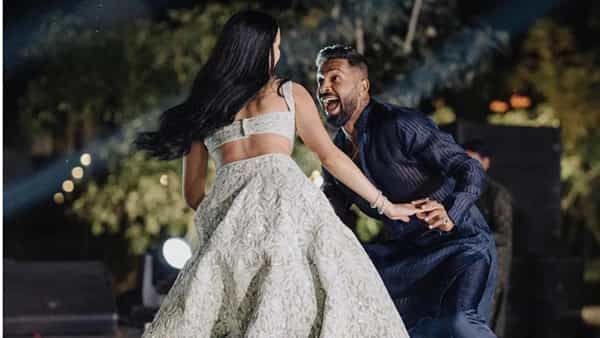 भारतीय क्रिकेटपटू हार्दिक पंड्याने (Hardik Pandya) त्याच्या कामगिरीमुळे आणि रॉयल आयुष्यामुळे चर्चेत असतो. पण आता क्रिकेटर एक वेगळ्या कारणामुळे चर्चेत आला आहे. आता क्रिकेटरची लोकप्रियता दिवसागणिक वाढत आहे.