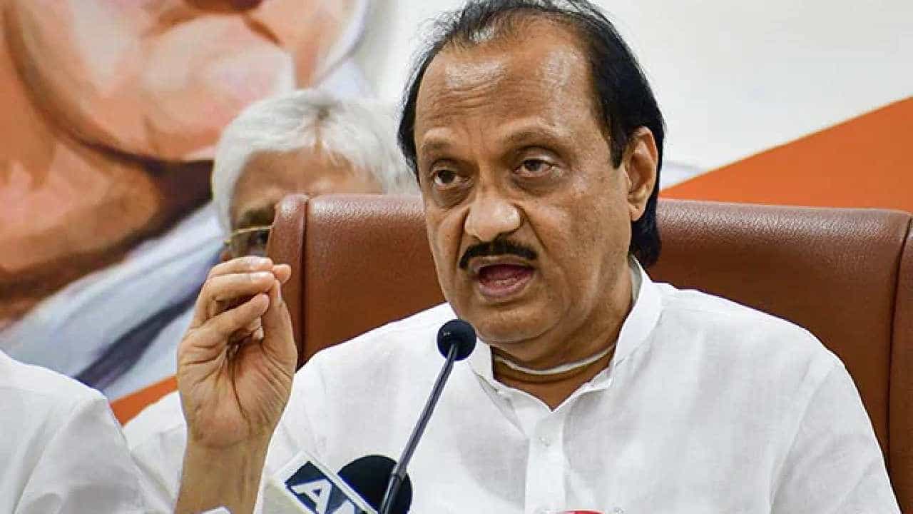 जागतिक महिला दिनाच्या औचित्यावर अजित पवार यांनी का बर व्यक्त केली खंत