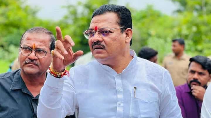 'ते' तर निजामाचे अवलाद, त्यांना काय माहित बाळासाहेब कोण? संजय शिरसाट यांचा कोणावर पलटवार 'ते' तर निजामाचे अवलाद, त्यांना काय माहित बाळासाहेब कोण? संजय शिरसाट यांचा कोणावर पलटवार