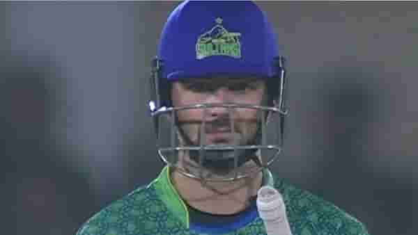 VIDEO : 6,6,6,6, Mumbai Indians च्या स्टार बॅट्समनने पाकिस्तानी गोलंदाजाच्या उडवल्या चिंधडया