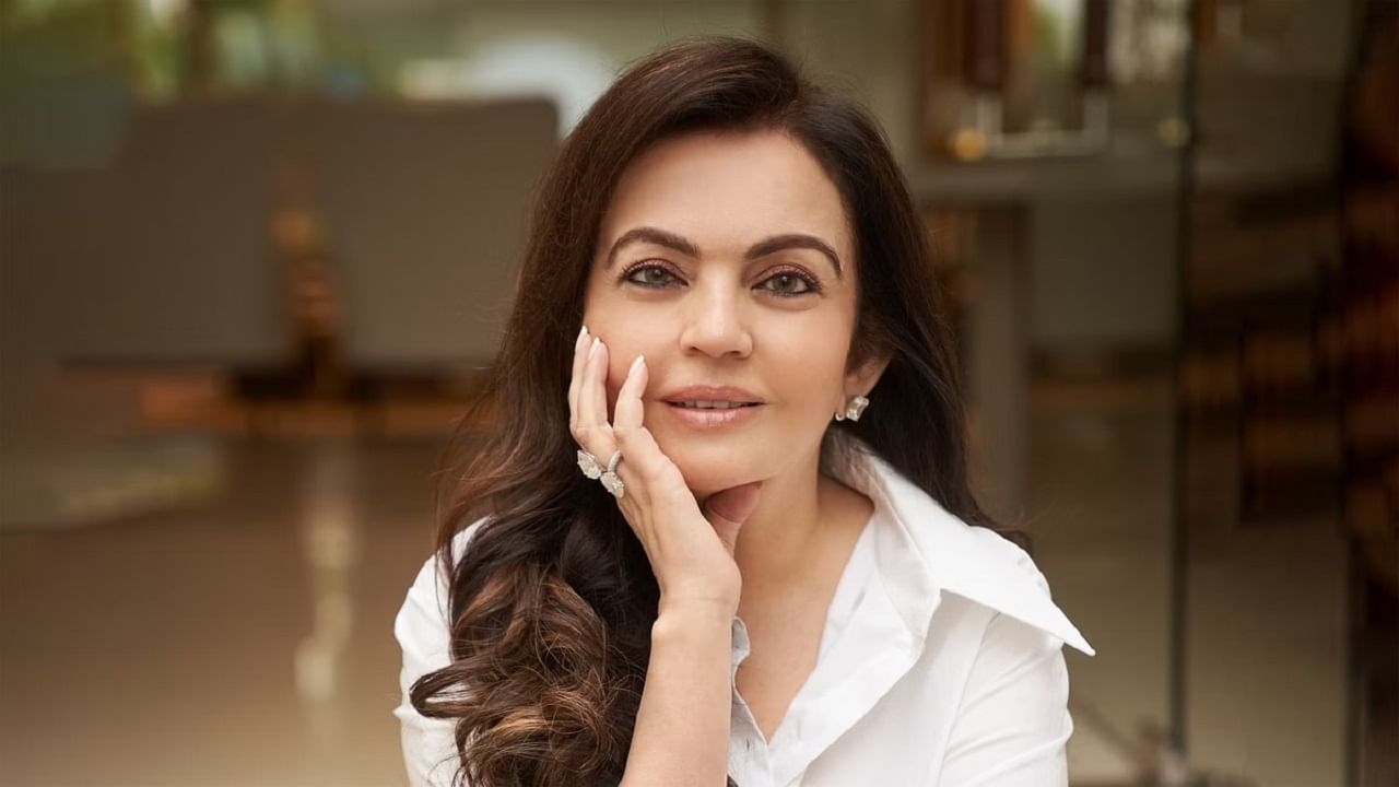 Nita Ambani खासगी मेकअप आर्टिस्टला देतात एवढं मानधन; आकडा ऐकून तुम्हीही व्हाल थक्क