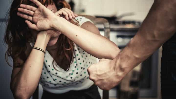 किती टक्के स्त्रियांना करावा लागतो 'बॅड टच'चा सामना? महिला दिनी महत्वाचा सर्व्हे समोर किती टक्के स्त्रियांना करावा लागतो 'बॅड टच'चा सामना? महिला दिनी महत्वाचा सर्व्हे समोर