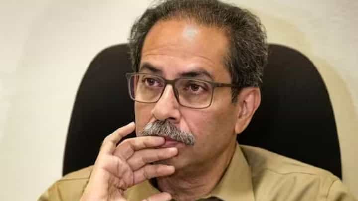 हिंदुत्ववादी भूमिका सोडून काँग्रेसची भूमिका स्वीकारली, उद्धव ठाकरेंवर घणाघात हिंदुत्ववादी भूमिका सोडून काँग्रेसची भूमिका स्वीकारली, उद्धव ठाकरेंवर घणाघात