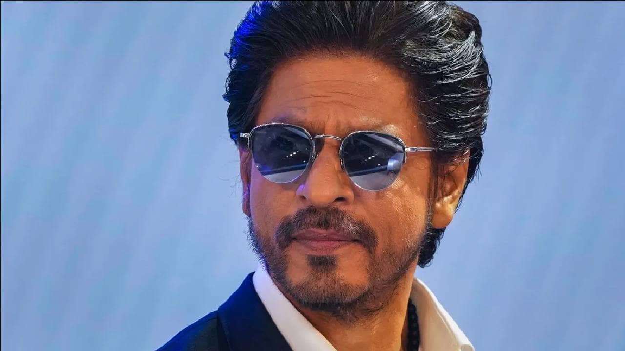 पठाण चित्रपटाच्या यशानंतर शाहरुख खान याने खरेदी केली तब्बल इतक्या कोटींची आलिशान कार, किंमत ऐकून चाहत्यांना मोठा धक्का