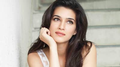 Kriti Sanon | क्रिती सेनॉन हिने केला तिच्या लव्ह लाईफबद्दल मोठा खुलासा, म्हणाली मी प्रेमामध्ये...