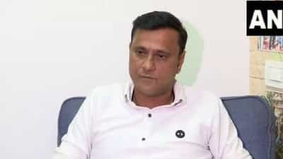 एक दिवस नर्सचे कपडे घालायचे ही नौटंकी मला नाही जमतं; संदीप देशपांडे यांची खरमरीत टीका