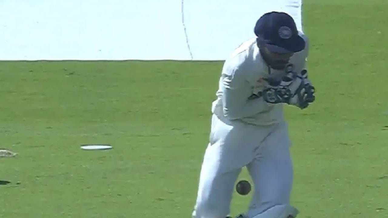 IND vs AUS Test KS Bharat संधी मिळून पण माती करतोय, पहा किती बालिश