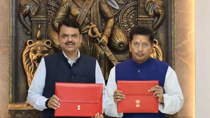 महाराष्ट्राचा सांस्कृतिक वारसा सांगत देवेंद्र फडणवीस यांच्याकडून अर्थसंकल्प सादर करण्यास सुरूवात... महाराष्ट्राचा सांस्कृतिक वारसा सांगत देवेंद्र फडणवीस यांच्याकडून अर्थसंकल्प सादर करण्यास सुरूवात...