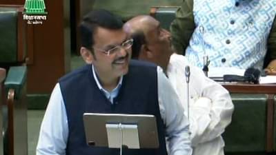 बाळासाहेब ठाकरे यांच्या स्मारकाचा पहिला टप्पा लवकर पूर्ण होणार; देवेंद्र फडणवीस यांची घोषणा