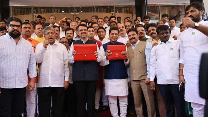 Video : नोकरदार महिलांसाठी राज्य सरकारचा मोठा निर्णय; नव्या योजनेची घोषणा Video : नोकरदार महिलांसाठी राज्य सरकारचा मोठा निर्णय; नव्या योजनेची घोषणा