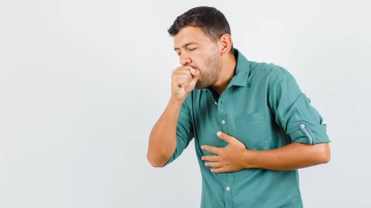 Dry Cough : कोरड्या खोकल्याने उडवल्ये रात्रीची झोप ? अहो, मग हे उपाय करून तर पहा