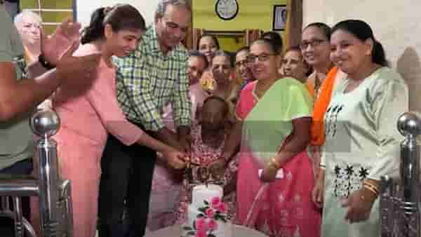 वसईत 108 वर्षाच्या यंग आजीचा वाढदिवस मोठ्या थाटामाटात साजरा, बघा व्हिडीओ