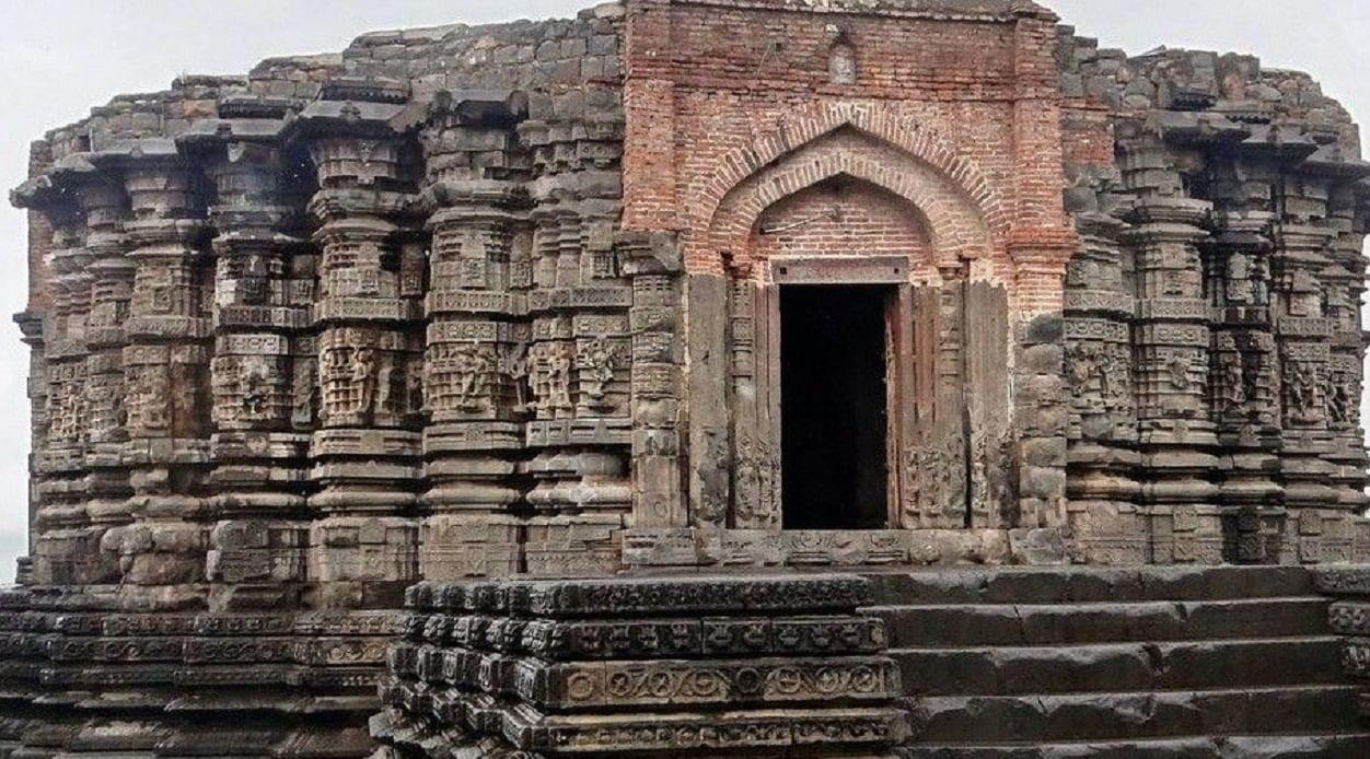 Temple in Muslim Country : या मुस्लीम देशात सापडलं 2700 वर्ष जु्नं मंदिर, पाहून शास्त्रज्ञही हैराण