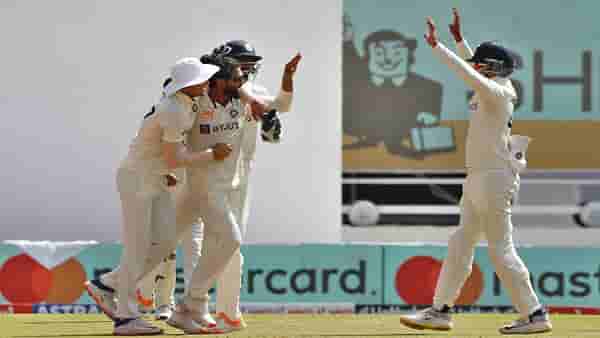 IND vs AUS : जडेजाच्या सांगण्यावरून रोहित शर्माने घेतला DRS आणि पंचांना आलं हसू, दिनेश कार्तिक म्हणाला...! काय झालं पाहा Video