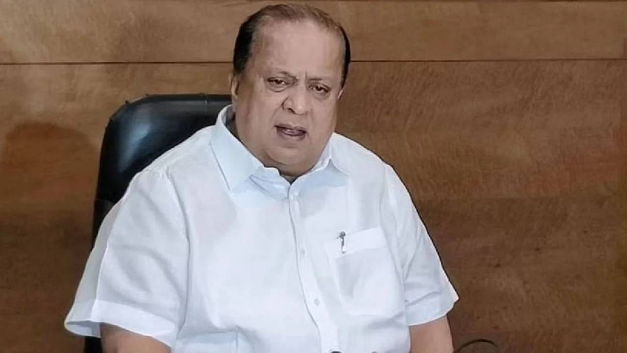 सर्वात मोठी बातमी ! भल्या पहाटेच ईडीचे अधिकारी आले, राष्ट्रवादीचे नेते हसन मुश्रीफ यांच्या घरावर पुन्हा धाड; मुश्रीफ अडचणीत येणार? सर्वात मोठी बातमी ! भल्या पहाटेच ईडीचे अधिकारी आले, राष्ट्रवादीचे नेते हसन मुश्रीफ यांच्या घरावर पुन्हा धाड; मुश्रीफ अडचणीत येणार?
