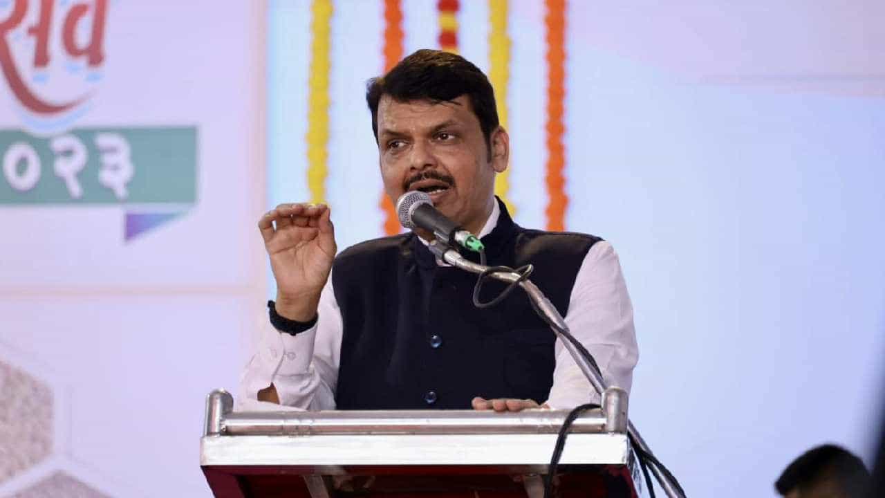 उपमुख्यमंत्री देवेंद्र फडणवीस आज अहमदनगर दौऱ्यावर; पाहा व्हीडिओ...