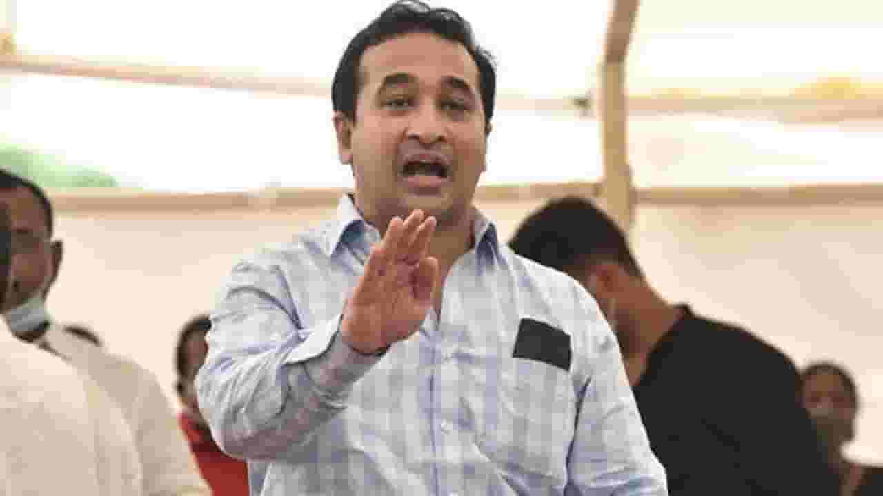 राज ठाकरे यांनी भरसभेत केलेला 'तो' गौप्यस्फोट खरा, नितेश राणे यांनी काय केला दावा? राज ठाकरे यांनी भरसभेत केलेला 'तो' गौप्यस्फोट खरा, नितेश राणे यांनी काय केला दावा?