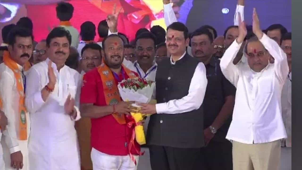 मोठी बातमी | काँग्रेसला मोठा धक्का, या निष्ठावंत नेत्यासह शेकडो कार्यकत्यांचा भाजप प्रवेश
