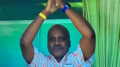 शेवटी बाप तो! कसोटी सामन्यातील शतकानंतर बारकल्या पोरासारखा उड्या मारत व्यक्त केला आनंद