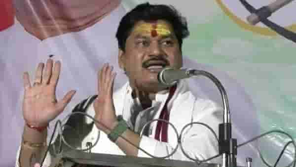 अशावेळी तुम्ही खासदार म्हणून काय करता?, धनंजय मुंडे यांचा निशाणा कुणावर