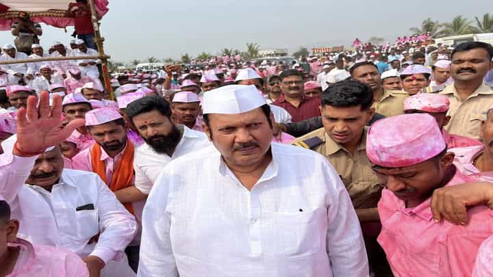 साताऱ्यातील बावधनच्या बगाड यात्रेत उदयनराजे याचं साकडं, बघा काय मागितलं मागणं साताऱ्यातील बावधनच्या बगाड यात्रेत उदयनराजे याचं साकडं, बघा काय मागितलं मागणं