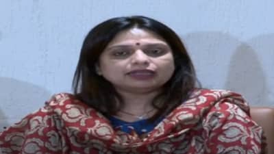 ‘त्या’ व्हायरल व्हिडीओनंतर मुख्यमंत्र्यांचा फोन आला अन्, शितल म्हात्रे पत्रकार परिषदेत म्हणाल्या…