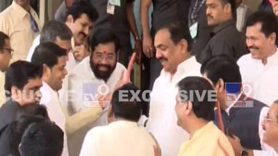 विधानभवनाच्या पायऱ्यांवर गाजर हलव्याचा नारा; जयंत पाटील आणि मुख्यमंत्री शिंदे यांच्यात हास्यविनोद