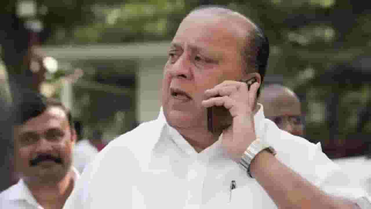 हसन मुश्रीफ निर्दोष असतील तर त्यांनी चौकशीला सामोरं जावं, कारण...; भाजप खासदाराची प्रतिक्रिया